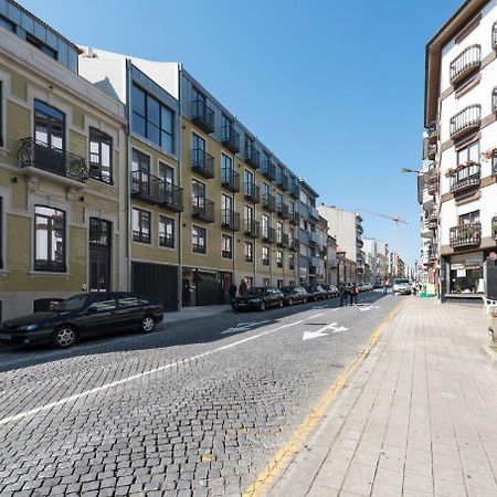 Lovelystay - Downtown Balcony Apartment With Free Parking Porto Eksteriør bilde