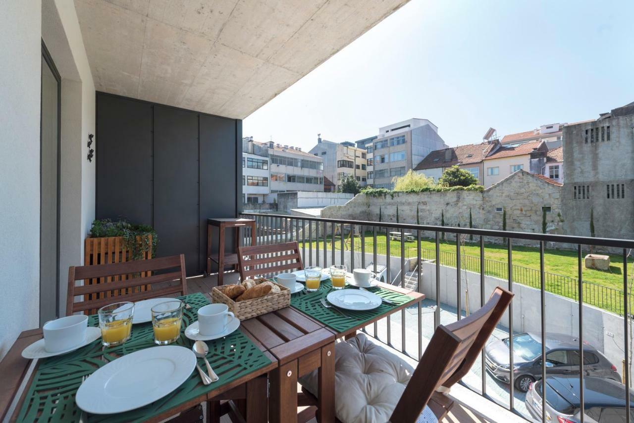 Lovelystay - Downtown Balcony Apartment With Free Parking Porto Eksteriør bilde