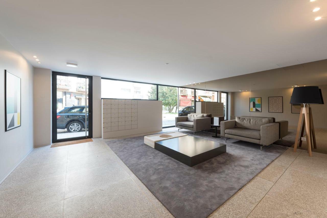Lovelystay - Downtown Balcony Apartment With Free Parking Porto Eksteriør bilde